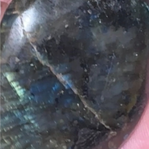 Pilished Labradorite Palm stone A grade - Picture 12 of 15